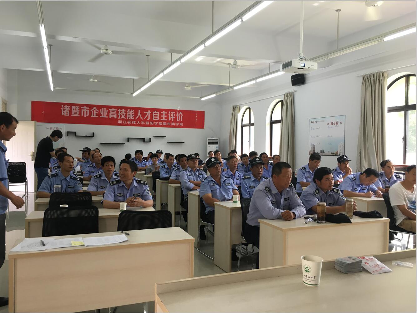 F4}94(KBH{I74XDK3GUO8JV.jpg
